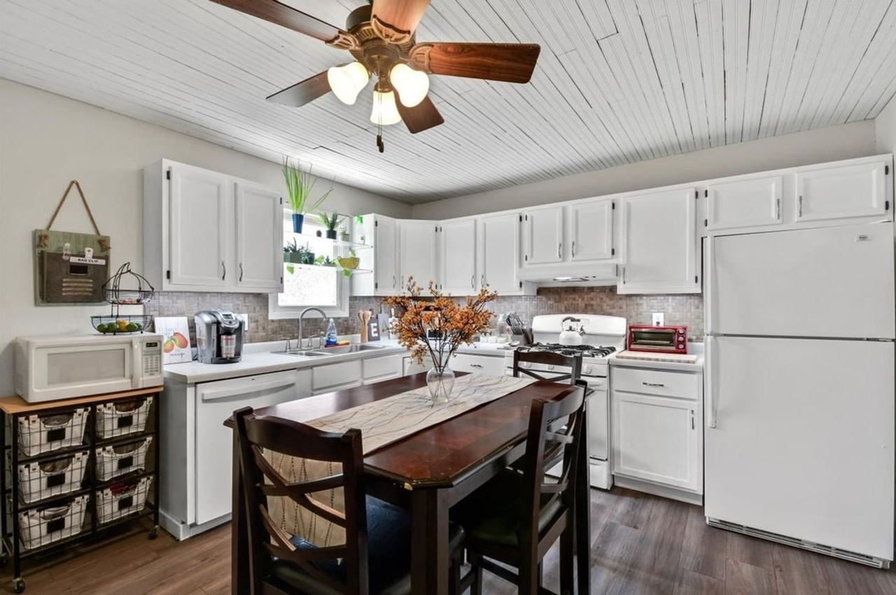 307 Thompson St - Photo 3 of 13