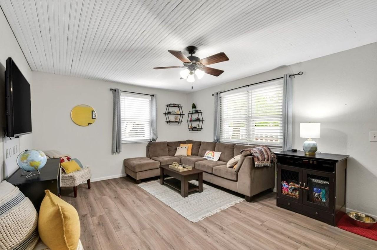 307 Thompson St - Photo 6 of 13