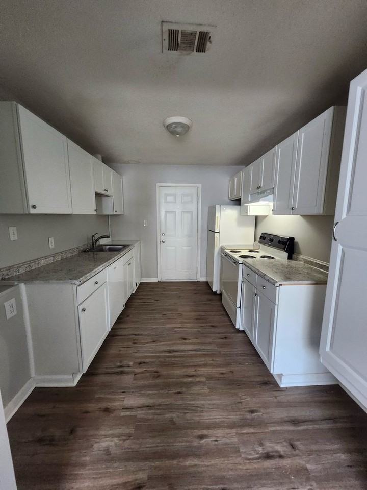 2548 Wheeler Rd - Photo 3 of 9