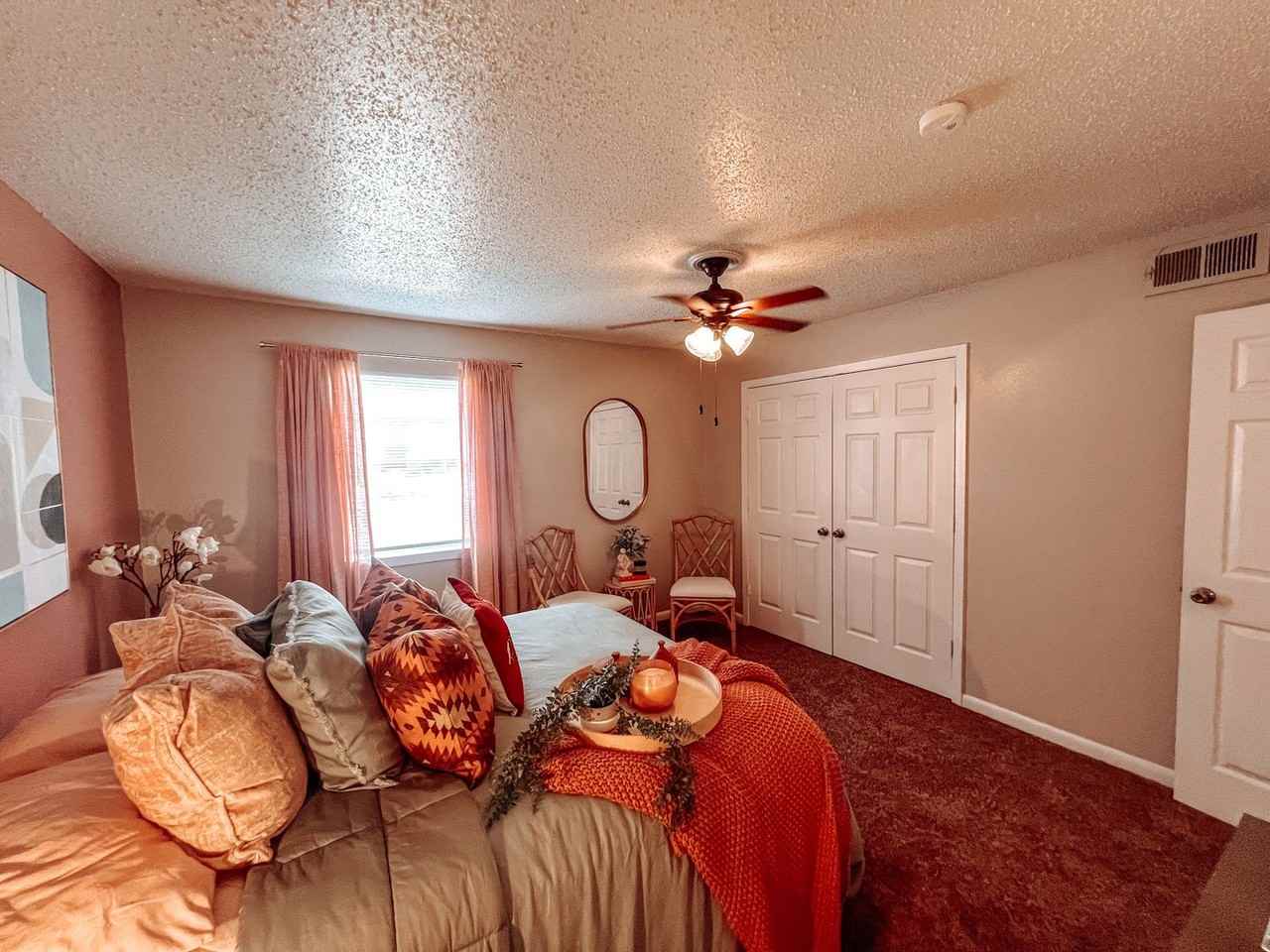 Town & Country Apartments - Photo 6 of 29