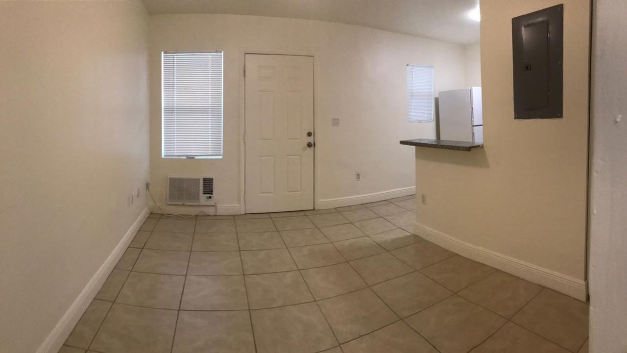 Charming Apartment complex - Photo 4 of 19