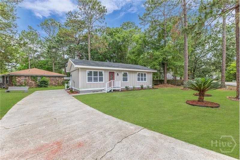 131 Pointe South Dr - Photo 3 of 22