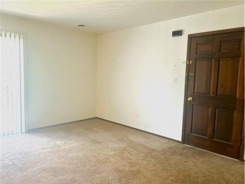 105 Wildwood Dr #4 - Photo 2 of 10