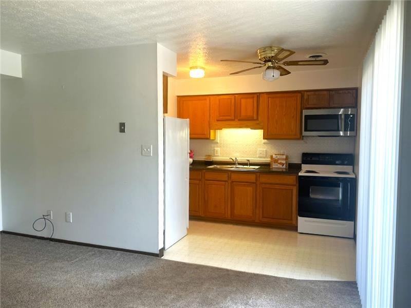 105 Wildwood Dr #4 - Photo 4 of 10