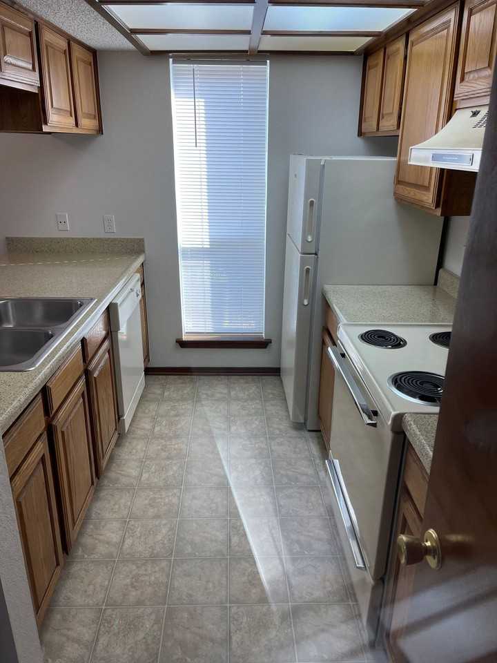 Falcon Ridge - Photo 3 of 4
