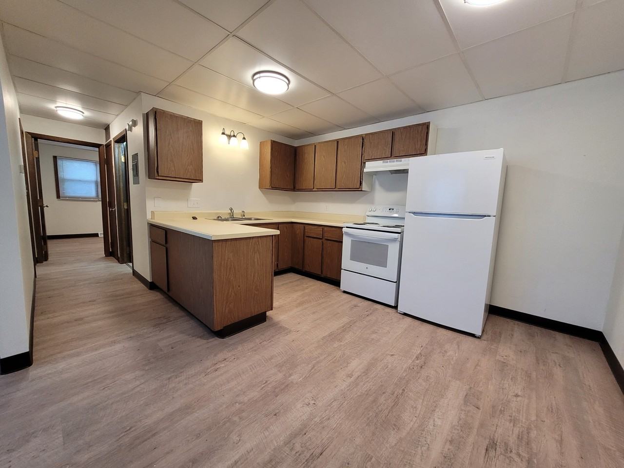 463 South Humphrey Circle - Photo 2 of 9