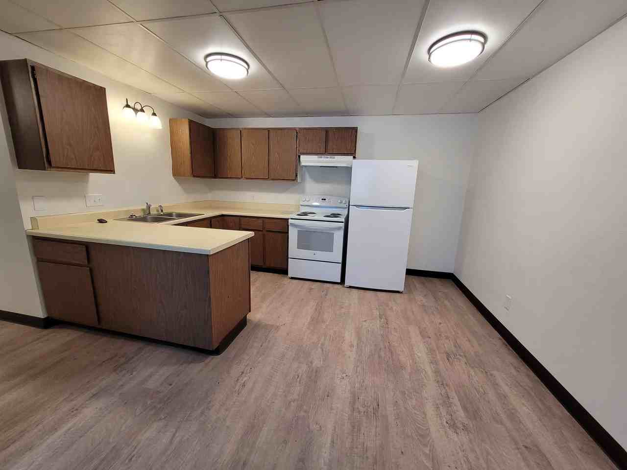 463 South Humphrey Circle - Photo 3 of 9