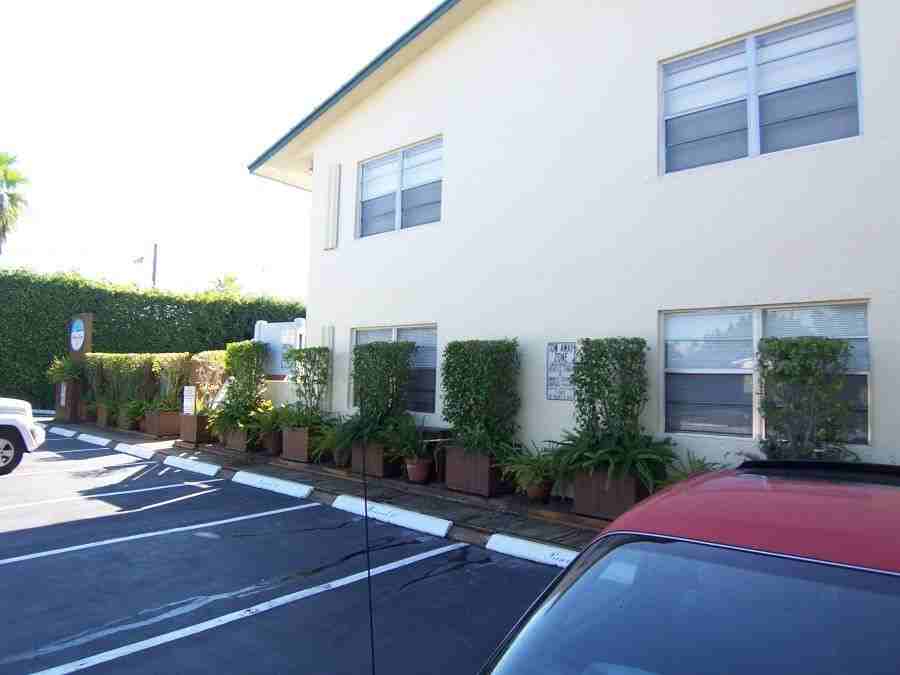 OCEAN KEY - Photo 2 of 8