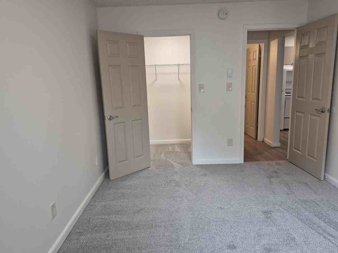 Crestwood Terrace - Photo 6 of 26