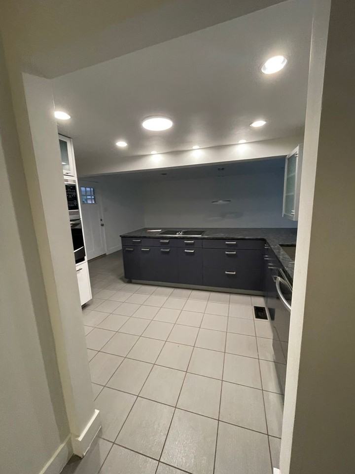 249 Newport St - Photo 3 of 34