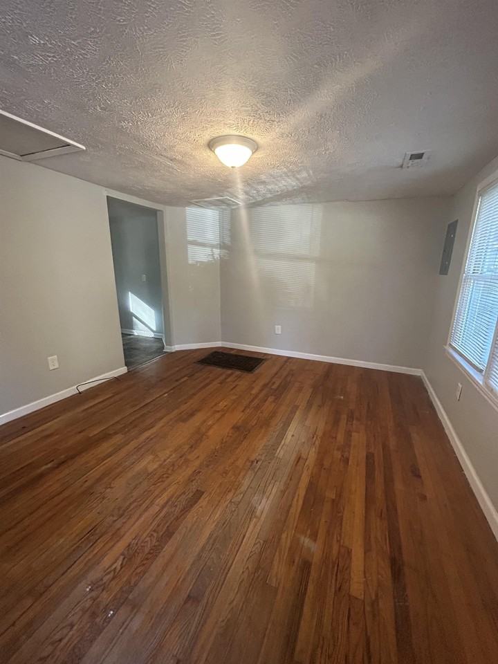 404 Bryan Street - Photo 2 of 6