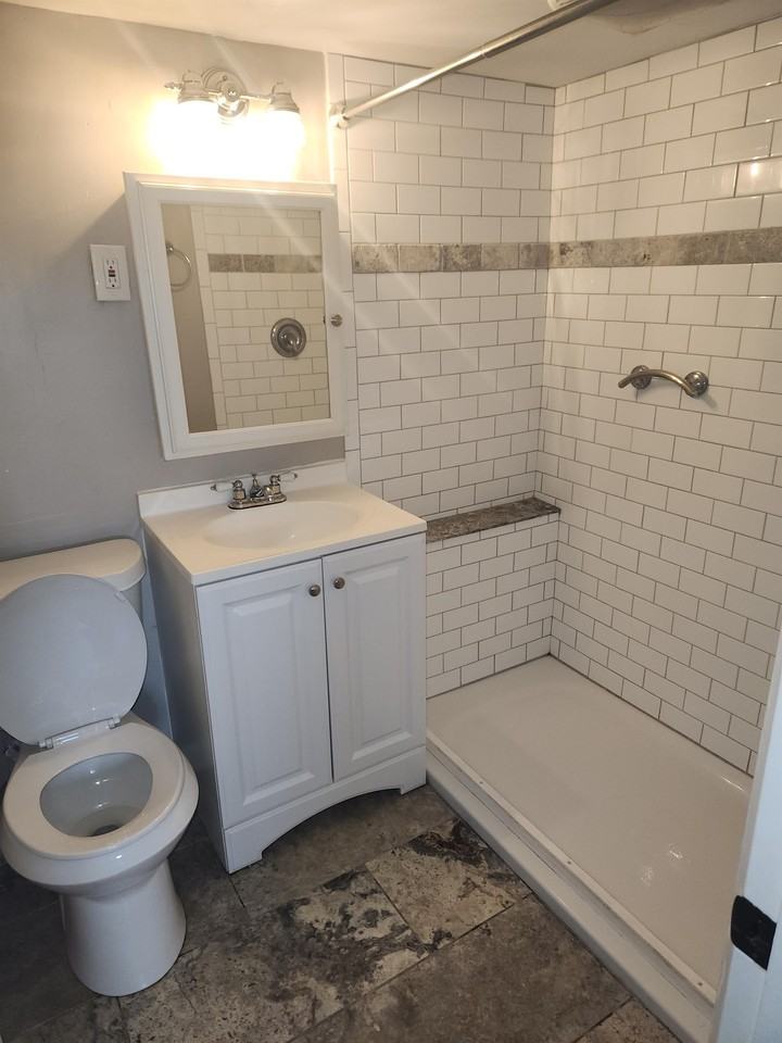 2214 Fulton - Photo 2 of 7