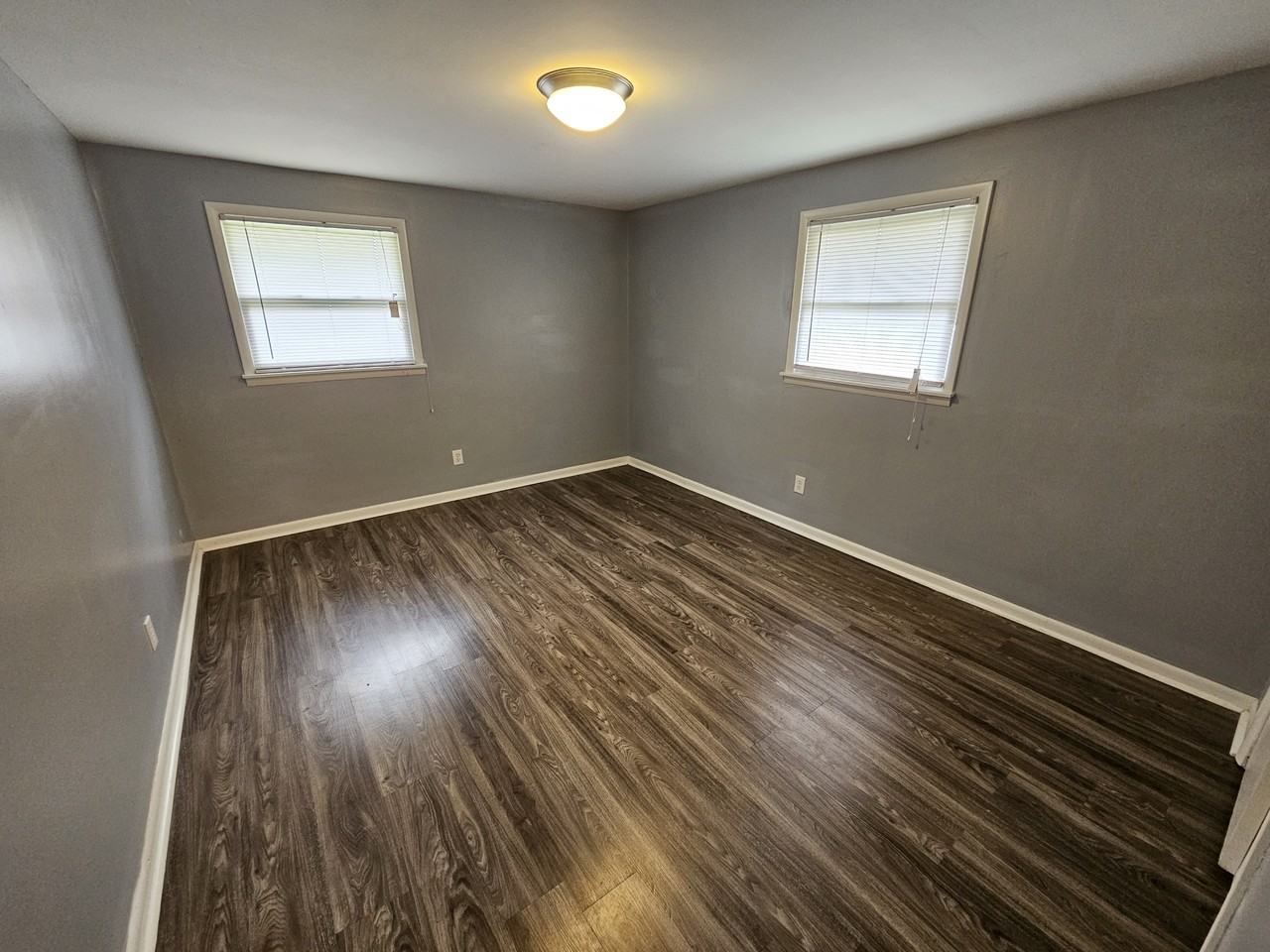 1851 East 8th Street - Photo 4 of 18