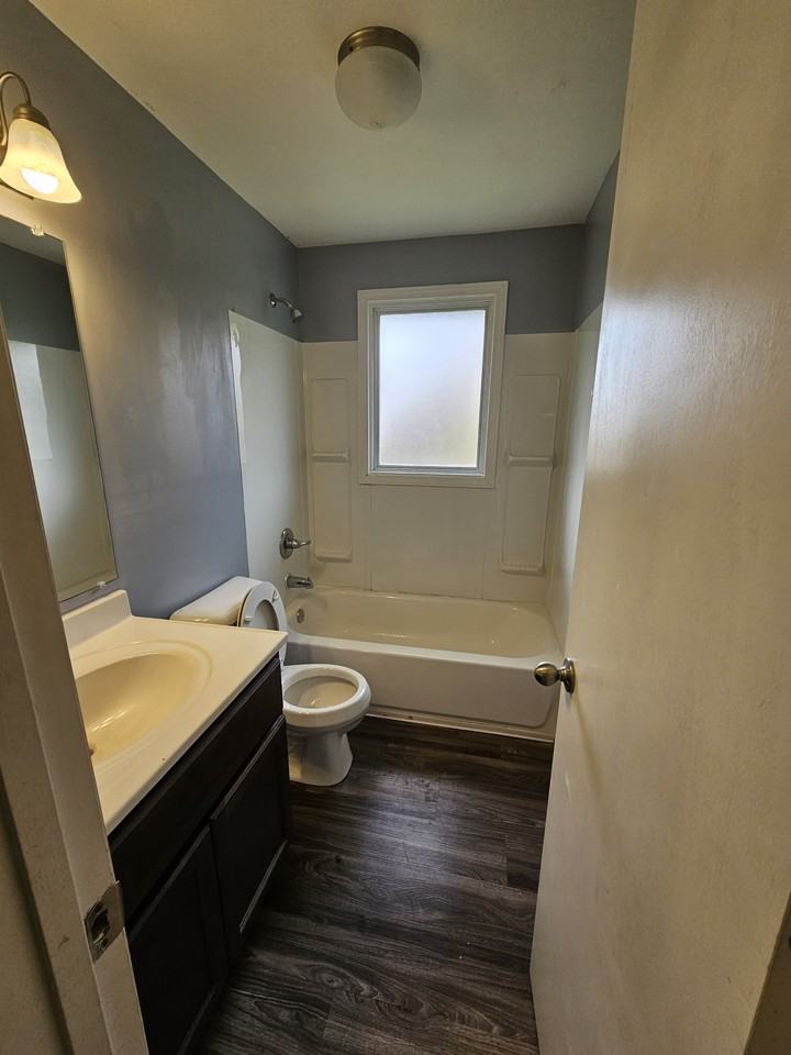 1851 East 8th Street - Photo 5 of 18