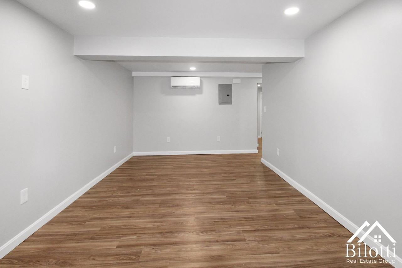 242 Waterman Avenue - Photo 5 of 26