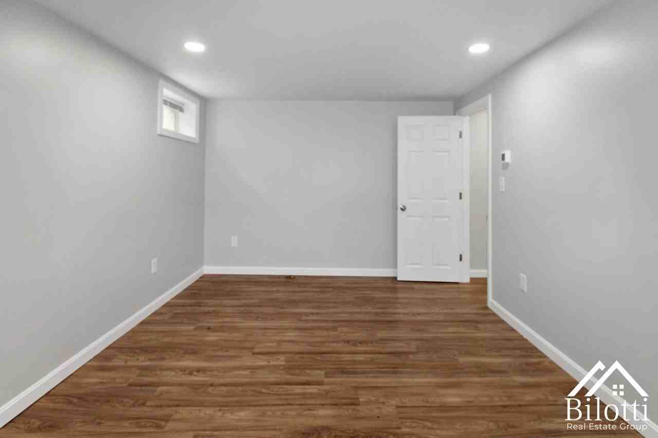 242 Waterman Avenue - Photo 6 of 26