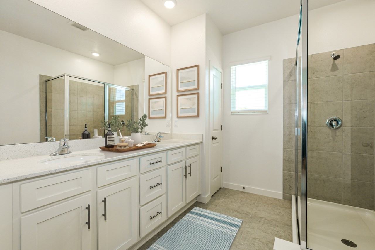1426 Tristar Dr - Photo 4 of 16