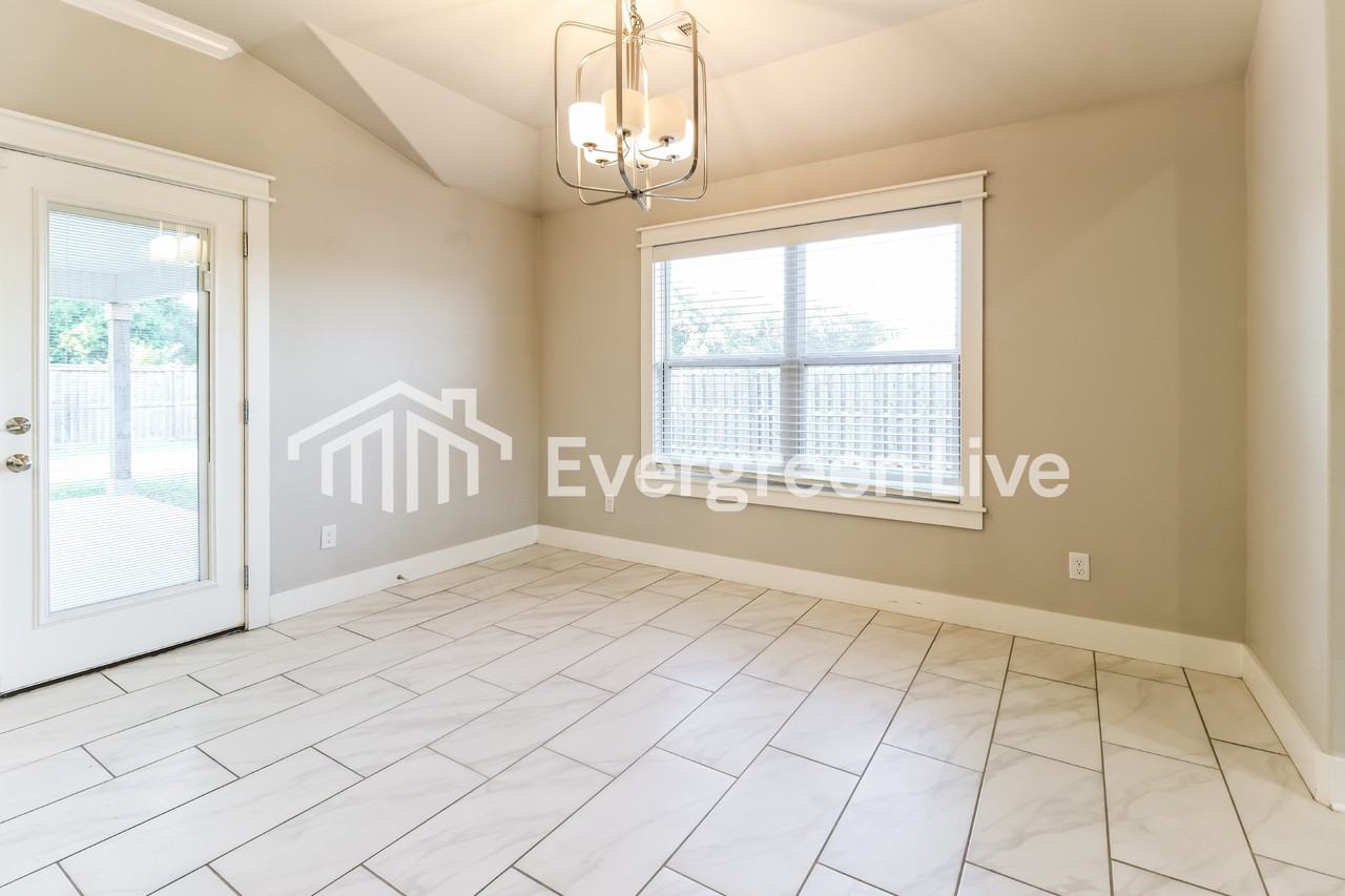 48 E Loveland Loop - Photo 3 of 15