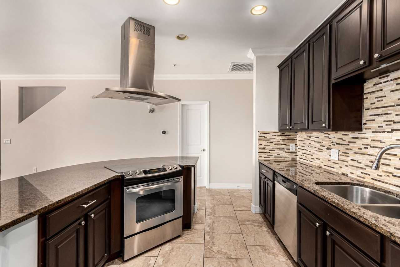 10757 North 74th Street #1019 - Photo 4 of 33