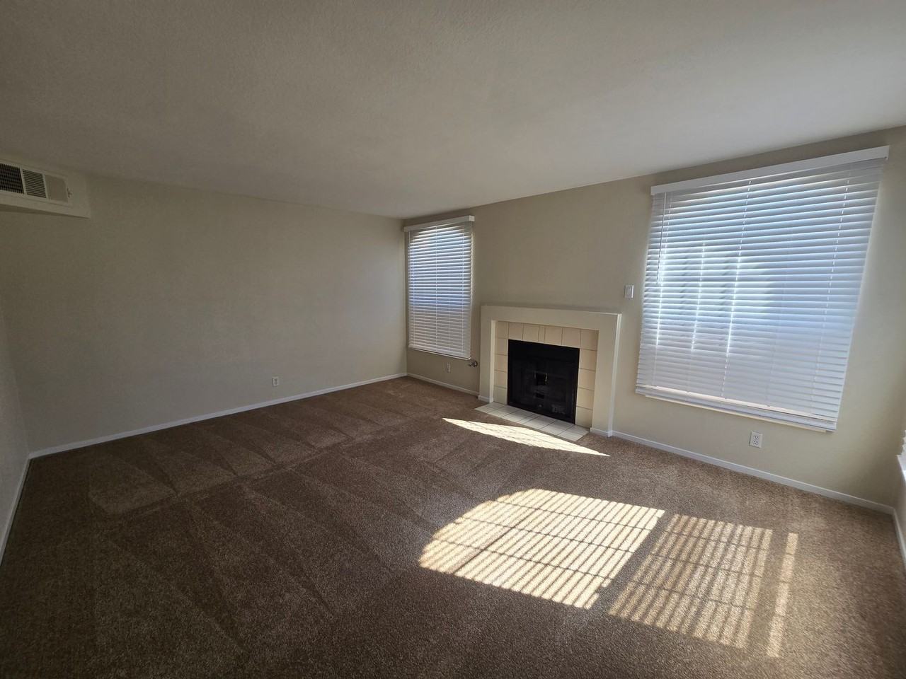 2804 Crystal Lantern Dr - Photo 5 of 17