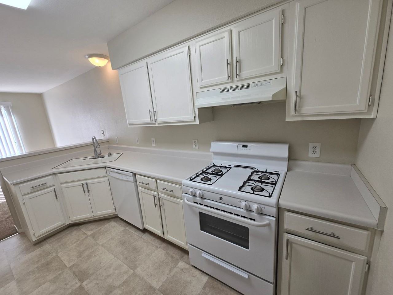 2804 Crystal Lantern Dr - Photo 7 of 17