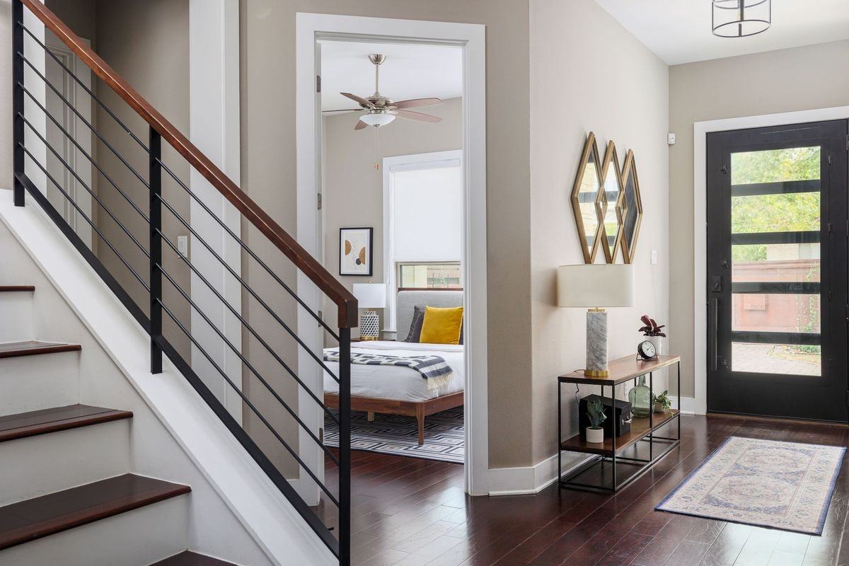 5206 Woodrow Ave - Photo 5 of 17