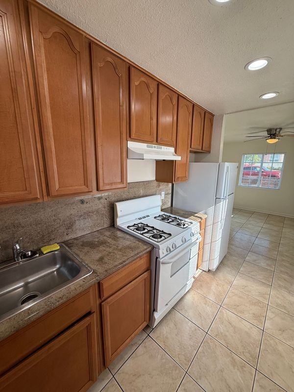 3571 Boston Ave - Photo 3 of 12