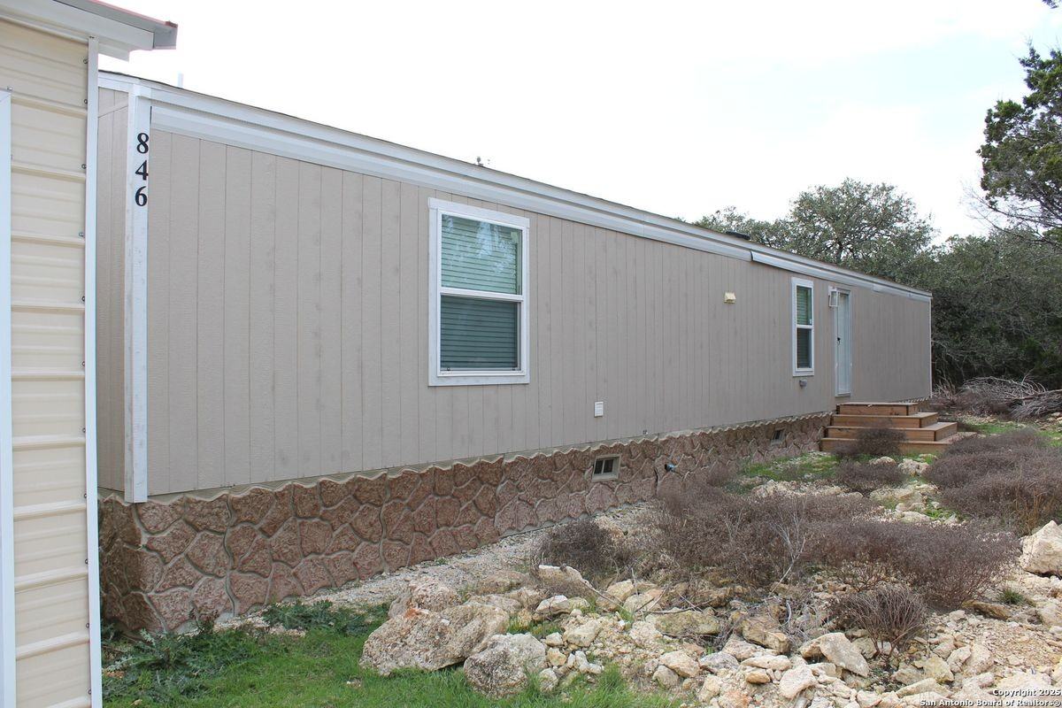 846 Inglewood Dr - Photo 3 of 8