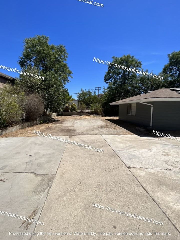 25820 Ritter Ave - Photo 3 of 32