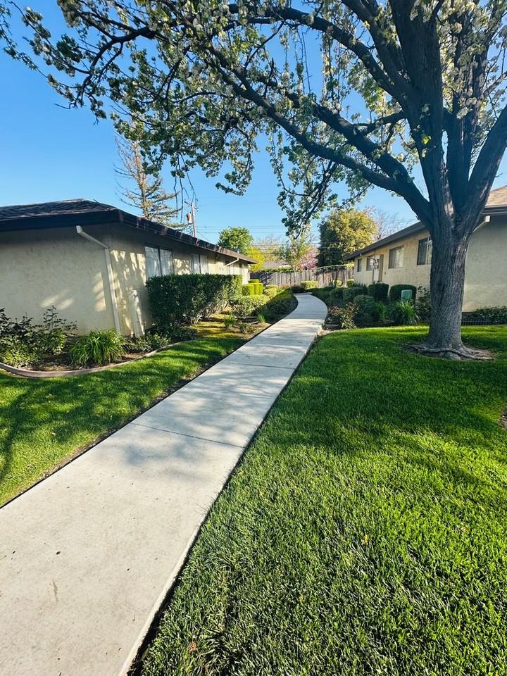 Whitney Villa Apartments - Photo 3 of 47