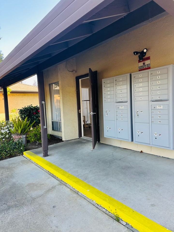 Whitney Villa Apartments - Photo 7 of 47