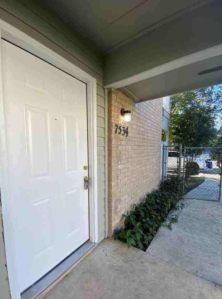 7534 Windsor Oaks - Photo 2 of 15