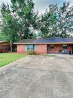 featured image of 1113 Hickory Dr