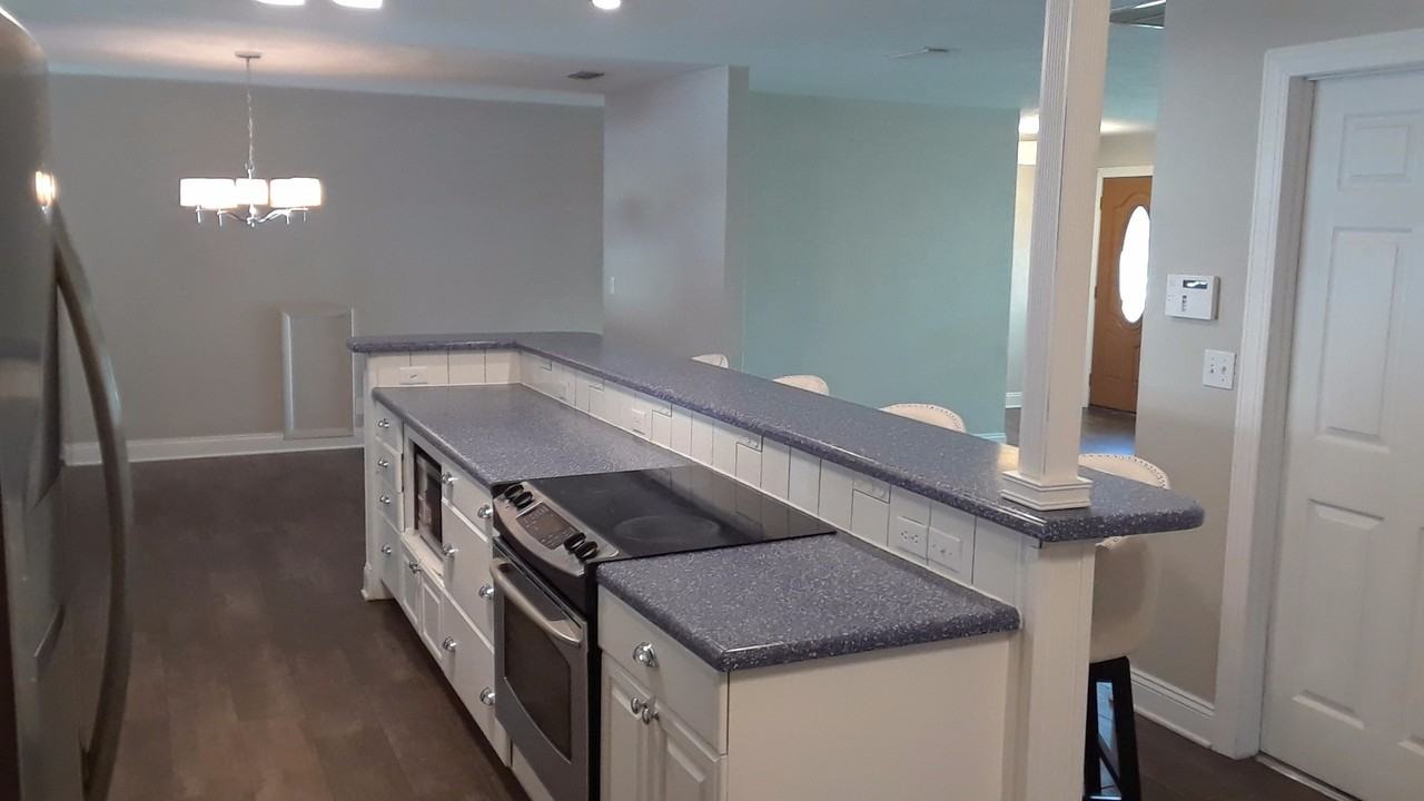 71 Brookwood Dr - Photo 3 of 10