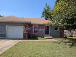 featured image of 305 N Market St