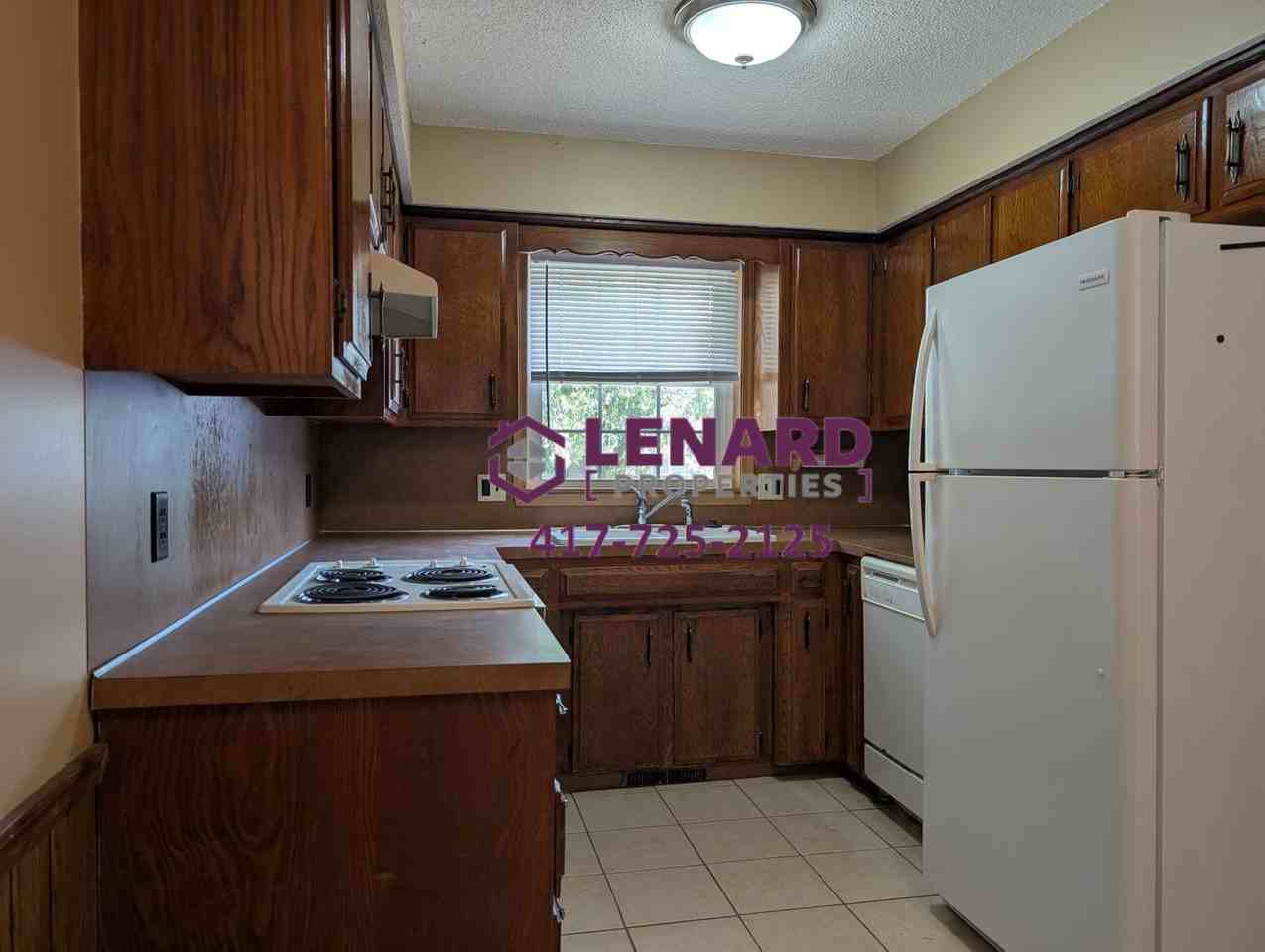 305 N Market St - Photo 3 of 11