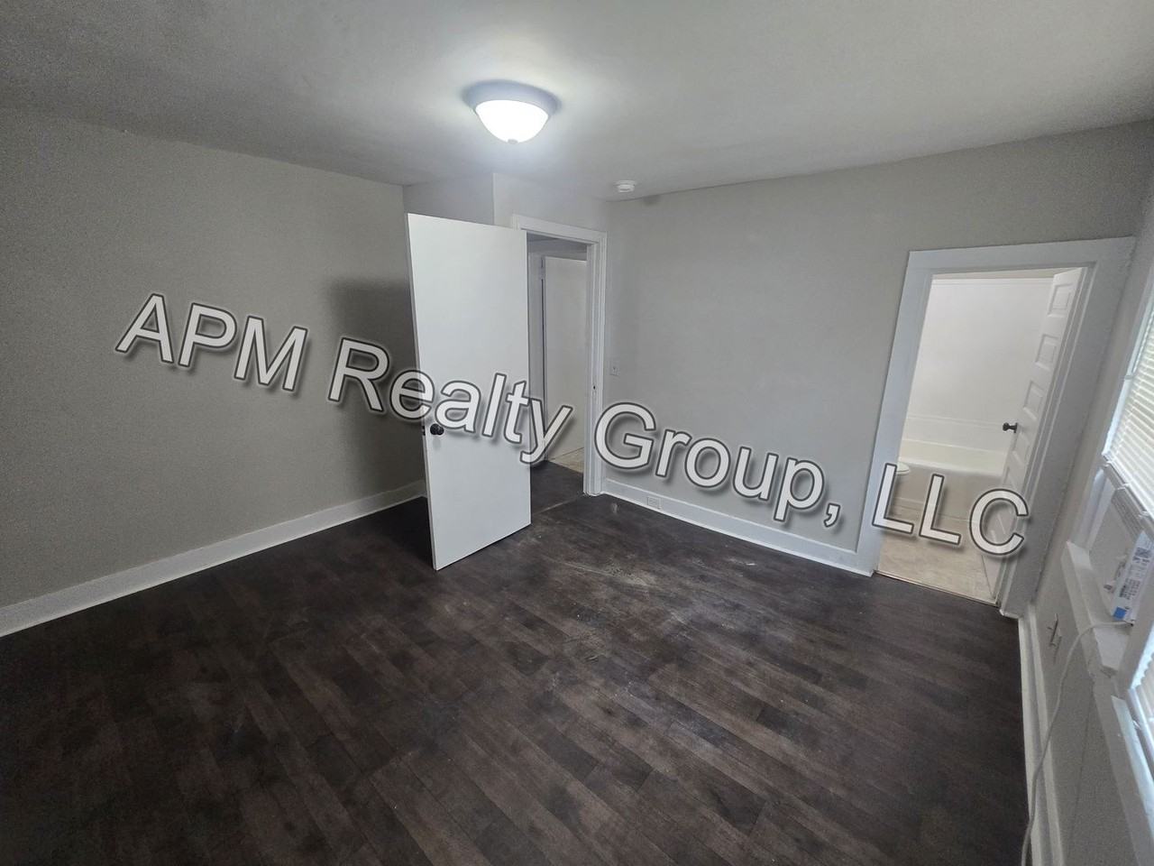 1215 King St - Photo 5 of 13