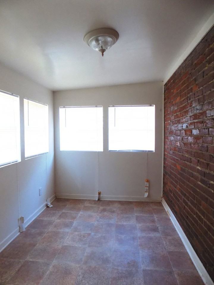 2347 Stark St - Photo 6 of 14