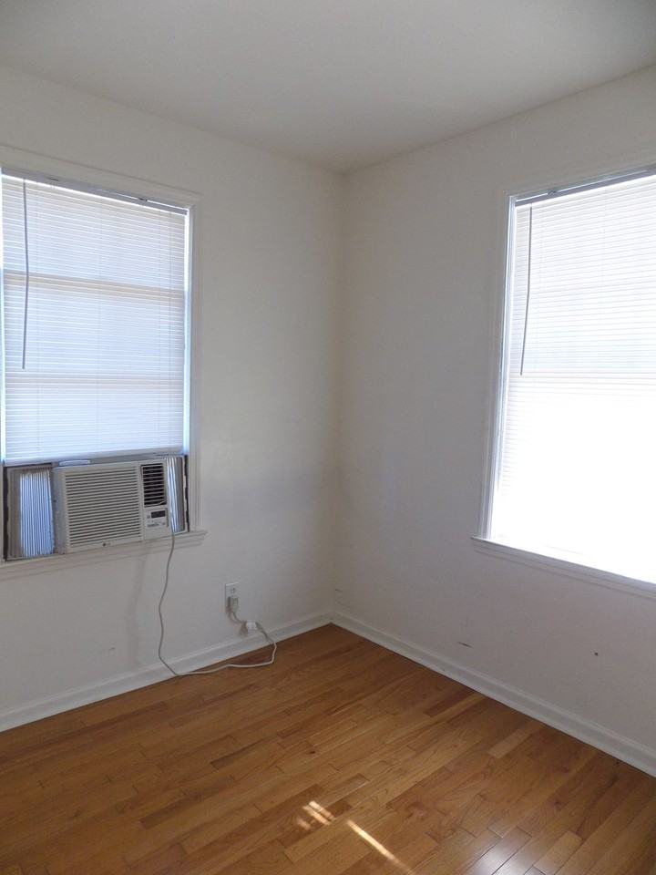 2347 Stark St - Photo 7 of 14