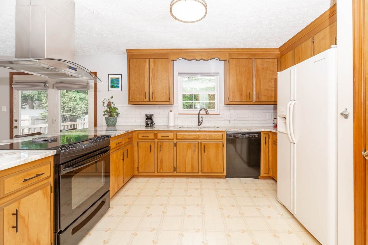 139 Clifton Ct - Photo 3 of 50