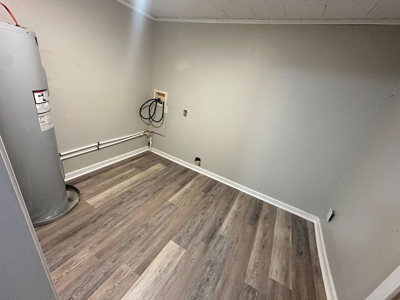 339 Watkins St - Photo 7 of 8