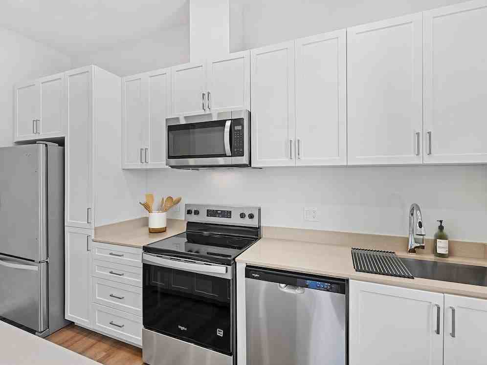 eaves San Marcos - Photo 2 of 37