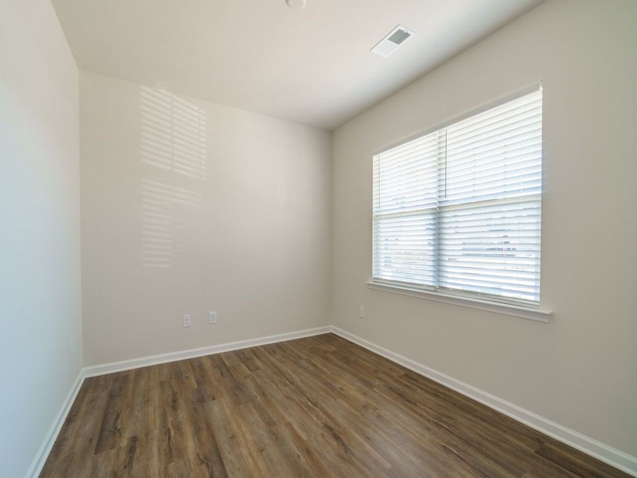 13037 Legacy Ridge Ln - Photo 4 of 50