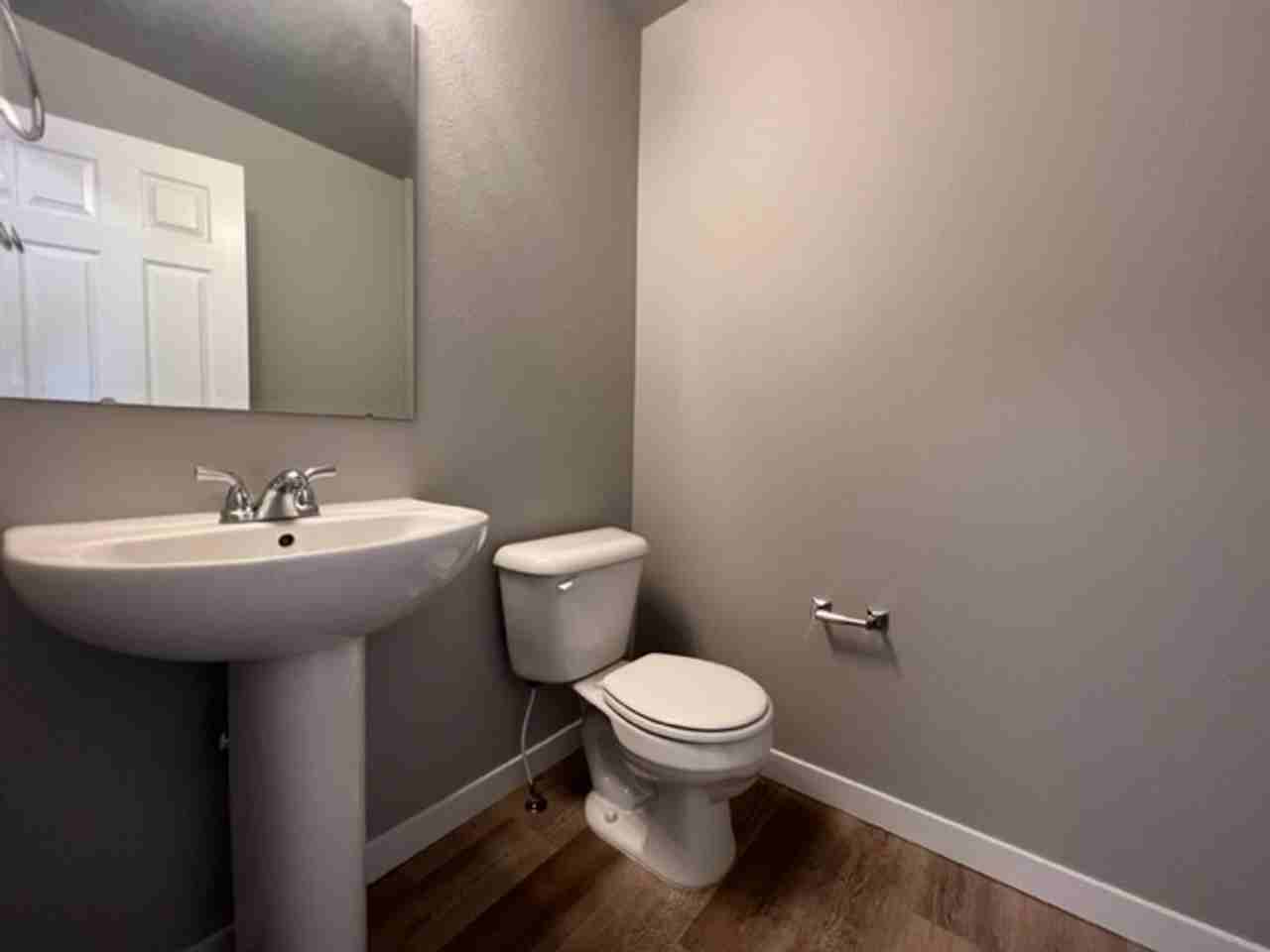 10042 W Smoke Ranch Dr - Photo 3 of 28