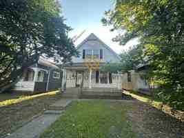 featured image of 2943 Highland Place