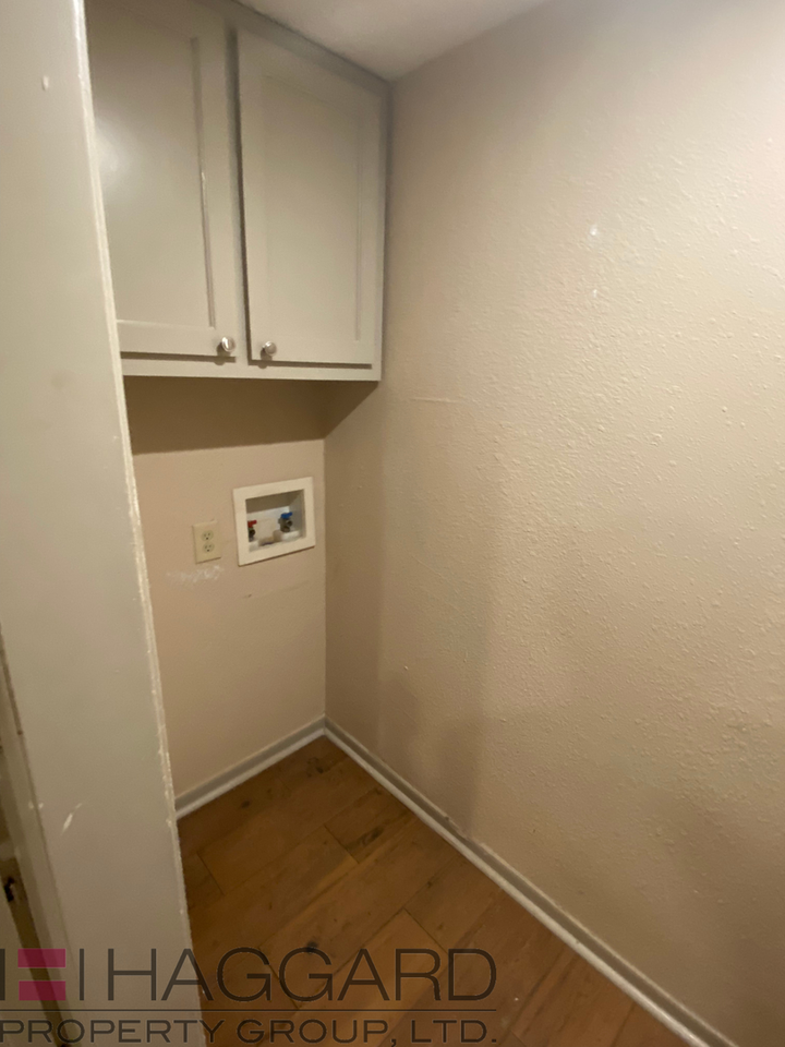 10101 Camelot Dr - Photo 6 of 16