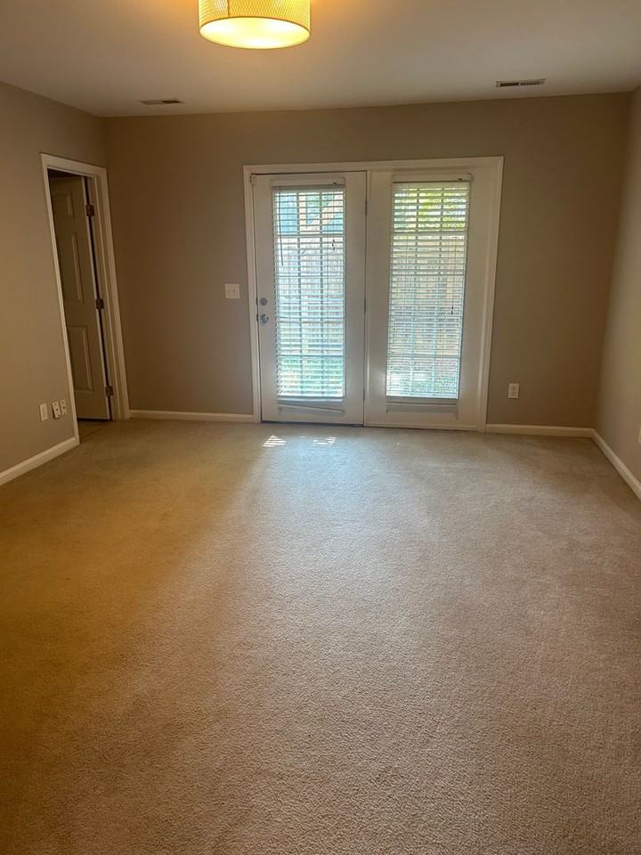 101 Braxton Pl - Photo 3 of 18