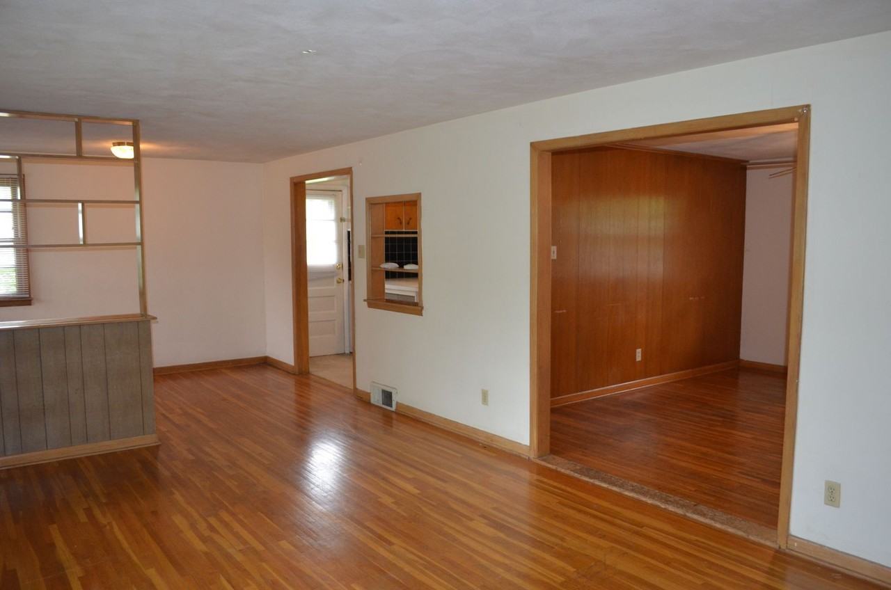 101 W Texas Ave - Photo 3 of 23