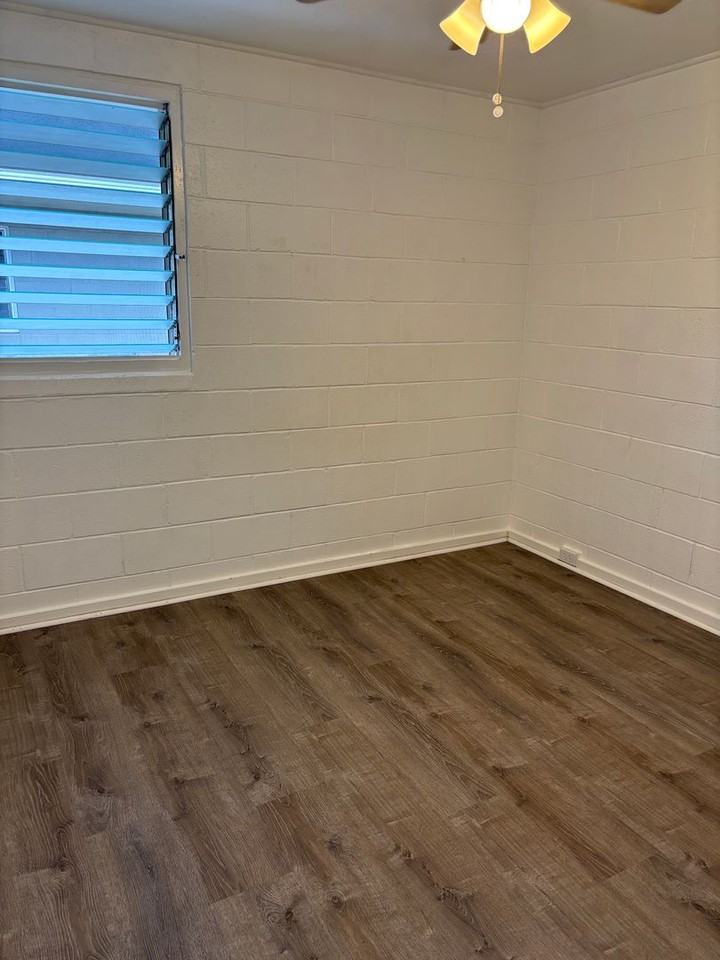 927 Hausten St - Photo 4 of 11