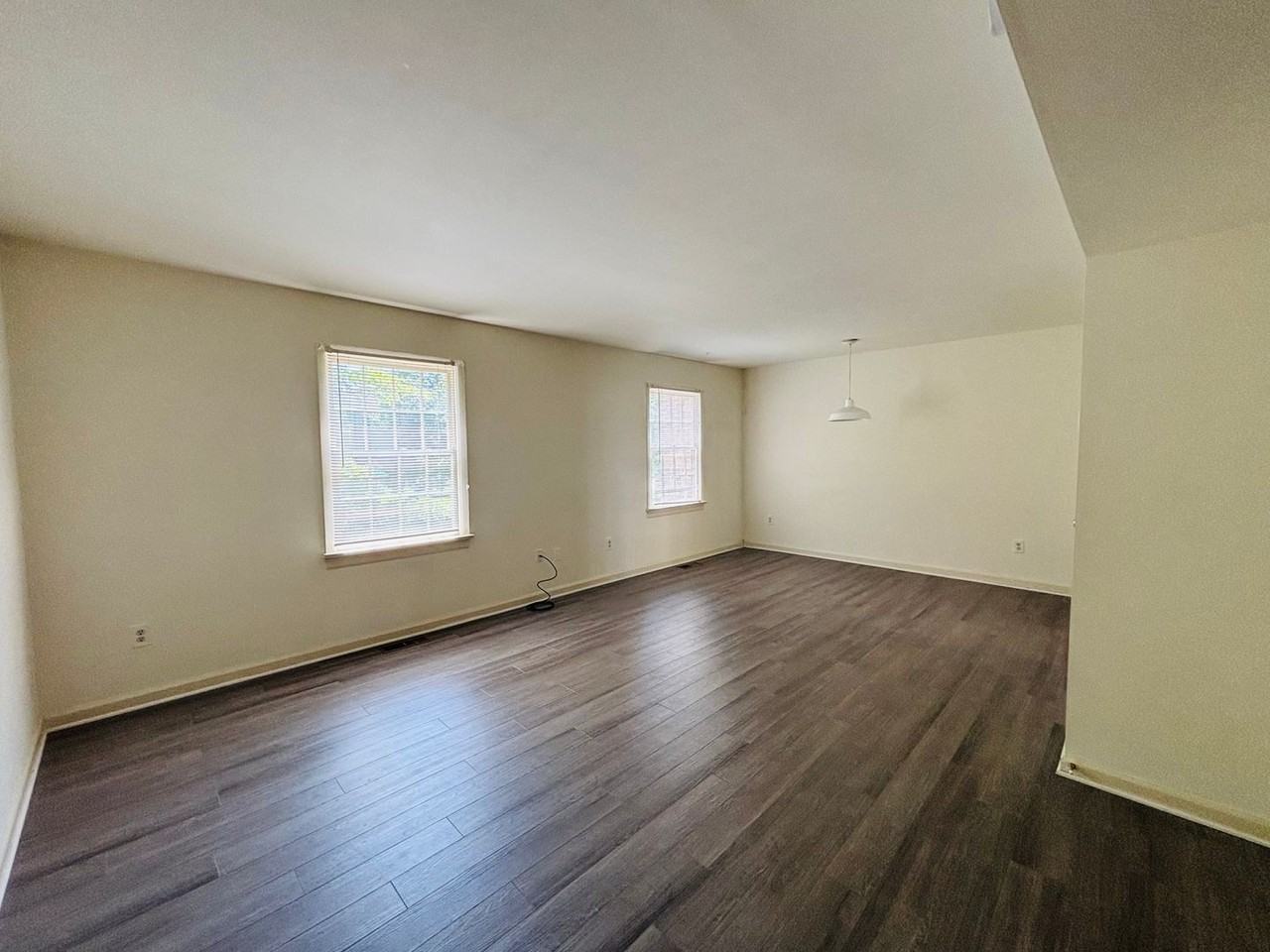 105 Sherwood Ct - Photo 4 of 21